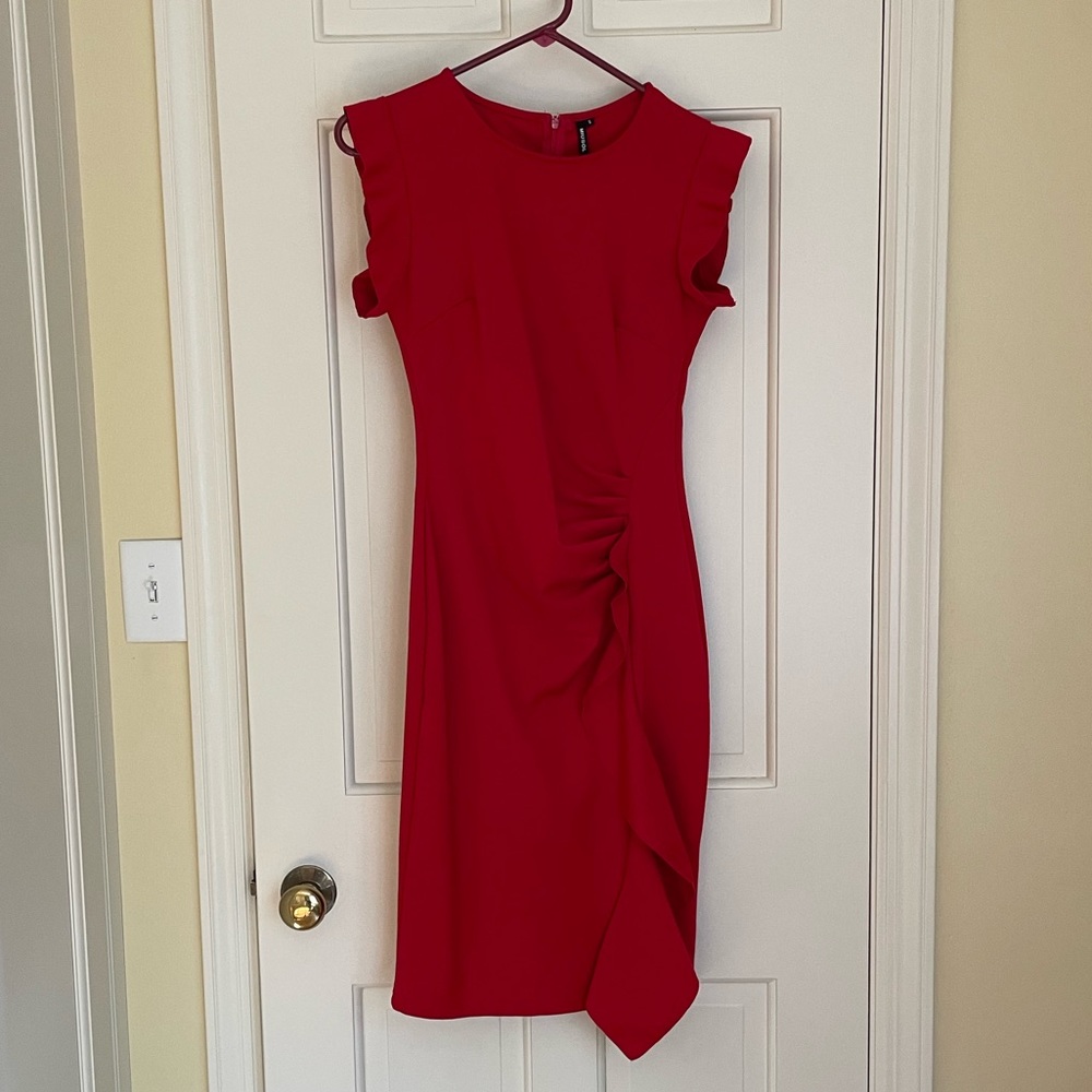 Red ruched flutter cap sleeve dress, NWT